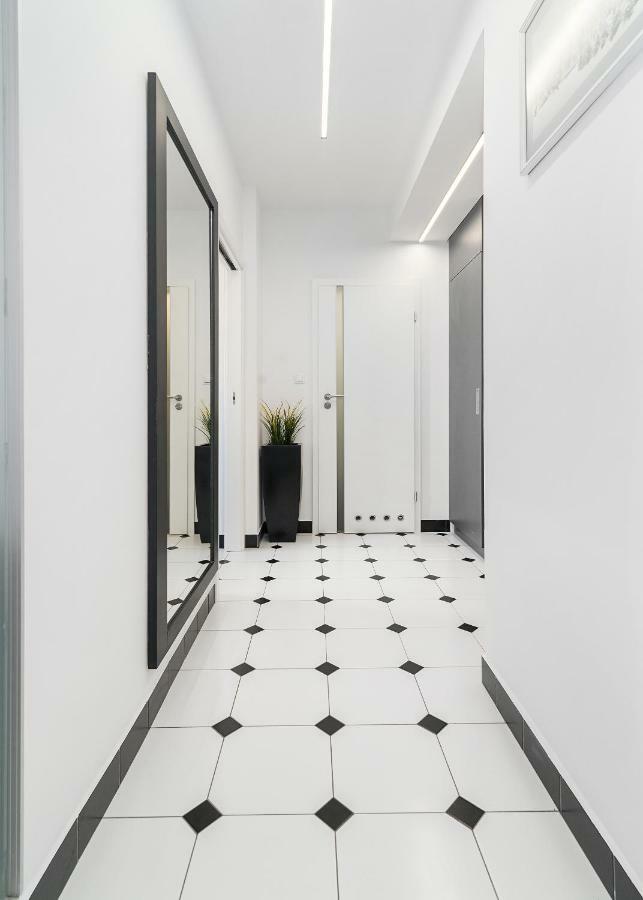 At The Fountain Apartment Warsaw Exterior photo